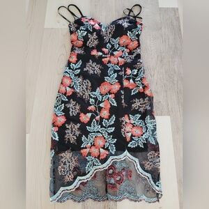 Guess Women’s Knee-Length Dress Sleeveless Halter, Embroidered Floral, Size 6